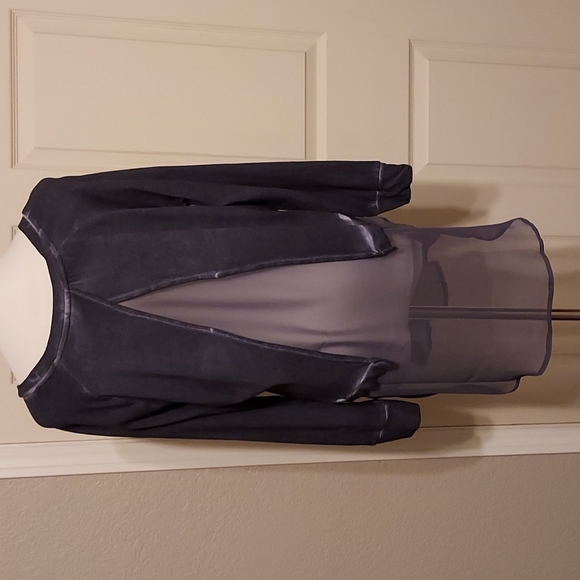 Ladies Top - Picture 3 of 5